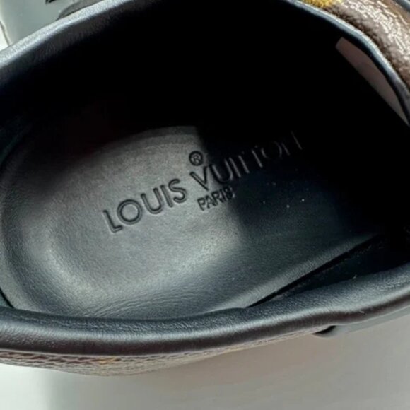 Louis Vuitton Luxury Edition Sneakers Size 8.5 US - Picture 4 of 5
